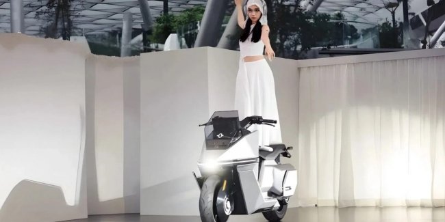 Сінгапурський стартап презентує перший у світі комерційний мотоцикл, який не перекидається.