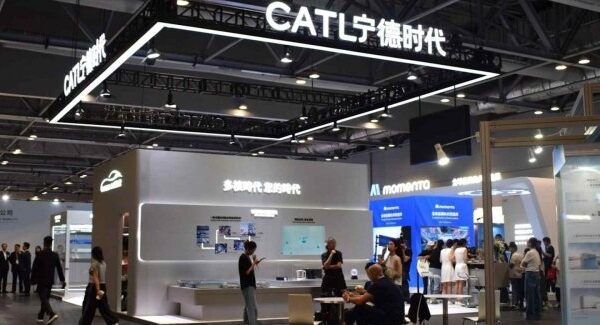 Китай домінує на глобальному ринку акумуляторів для електромобілів, контролюючи 70% продажів.