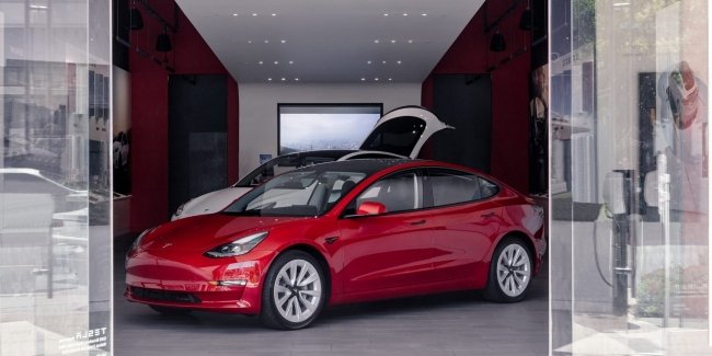 Автопродажі в Європі на підйомі: електрокари витісняють бензинові авто.