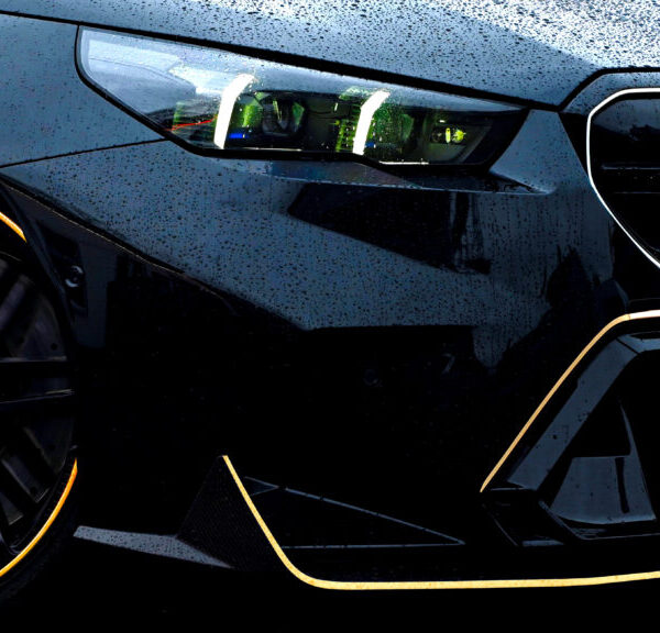 Manhart знайшов 180-сильний BMW у моторному відсіку M5 Touring