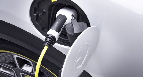 Іранський конфлікт: Електрокари вигідніші за бензинові.