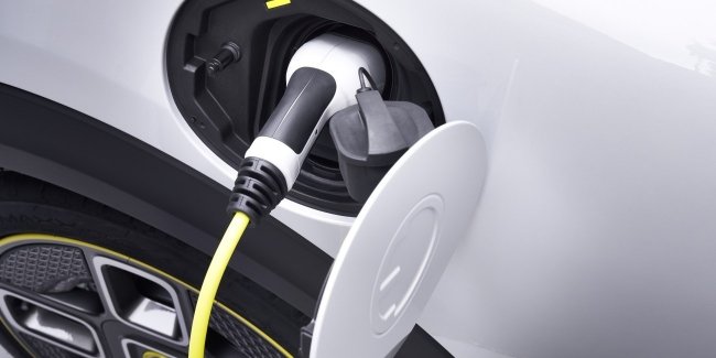 Іранський конфлікт: Електрокари вигідніші за бензинові.