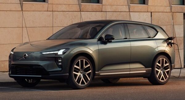 Volvo збільшує випуск електричного кросовера EX60