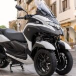 Yamaha представила оригінальний триколісний моторолер з ейрбегом