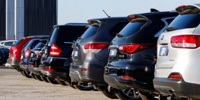 Вітчизняний автопродаж: Лідерські позиції брендів і авто, лютий 2026