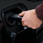 Автоконцерни згортають електромобільні проєкти.