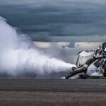 Британський конструктор досяг швидкості 311 км/год на паровому байку.