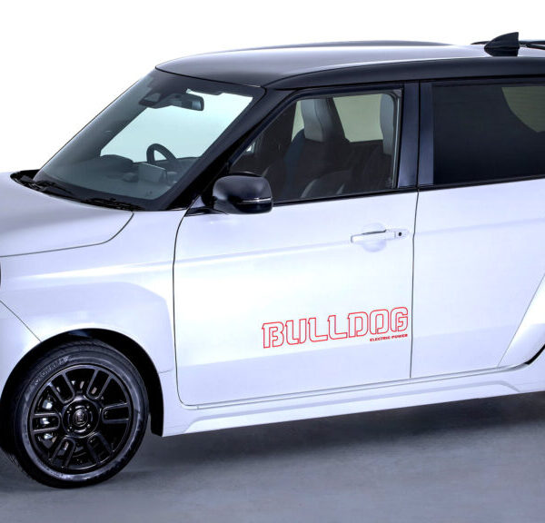 Honda десятиліттями ховала назву Bulldog, а тепер друкує її на дверях