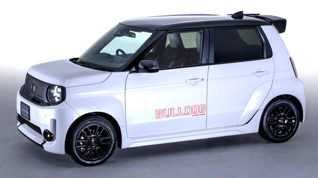 Honda десятиліттями ховала назву Bulldog, а тепер друкує її на дверях