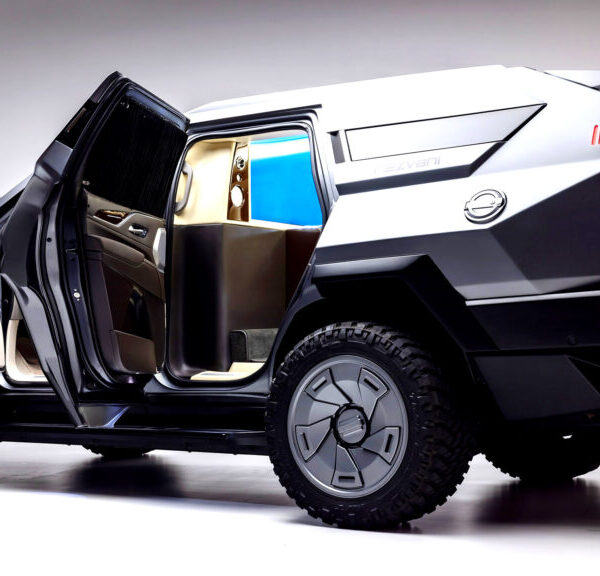 Броньований Escalade Резвані побудований для кінця світу та одягнений для вечері