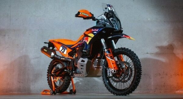 KTM оприлюднив плани щодо байка 890 Adventure R Rally 2026