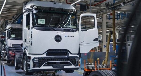 Вантажні автовиробники змінюють дислокацію в Східну Європу.