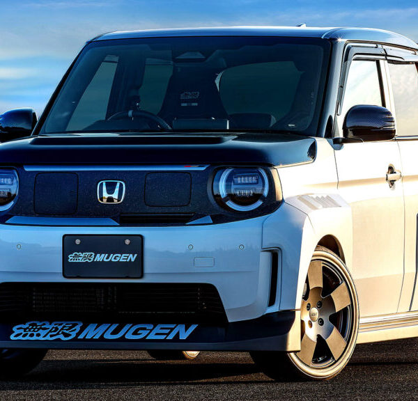 Mugen Super-One схожий на гоночний автомобіль. Його двигун не згоден