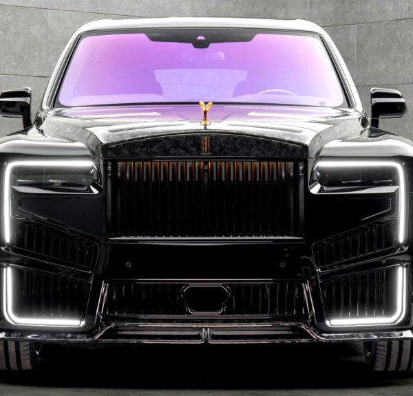 Новий Cullinan від Mansory має більше карбону, ніж McLaren, і менше смаку, ніж Civic Type R