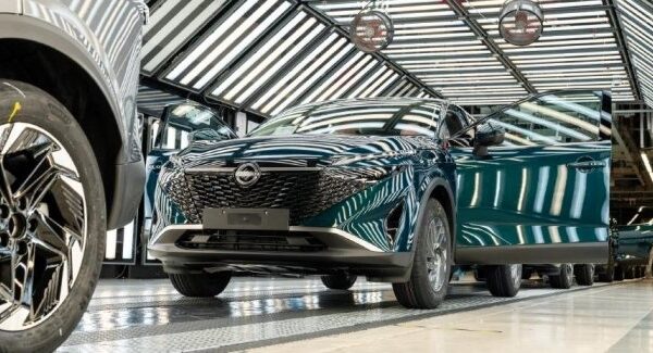 Nissan зменшить штат на 900 посад в Європі.