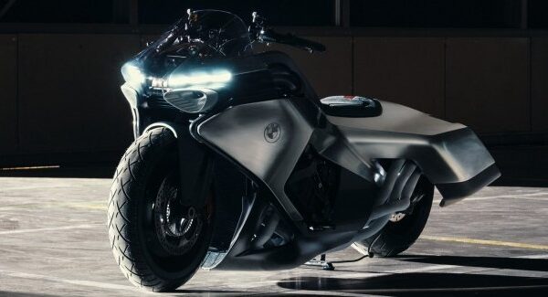 BMW розкрила приголомшливий мотоцикл з шістьма циліндрами