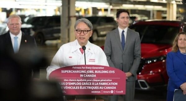 Honda призупиняє зведення канадського підприємства з виробництва електрокарів.