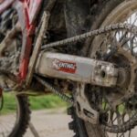 Чищення та змащування ланцюга мотоцикла за допомогою продуктів LIQUI MOLY