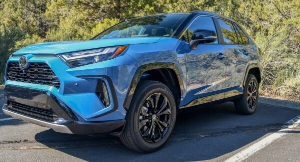 Toyota RAV4 на вторинному ринку в Штатах коштують дорожче, ніж нові.