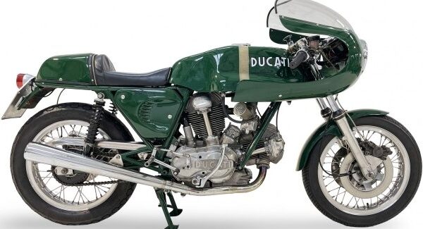 Мотоцикл Ducati 750SS 1974 року реалізовано за 108 тисяч доларів.