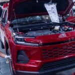 Toyota зменшує випуск нових RAV4