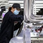 Tesla значно нарощує випуск електричних автомобілів у Європі