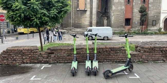 Із першого липня у місті Львів змінюються правила щодо електросамокатів на прокат.