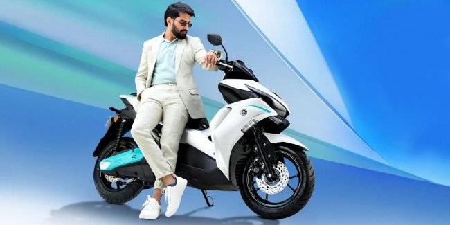 Yamaha представила електричний скутер з висувним акумулятором