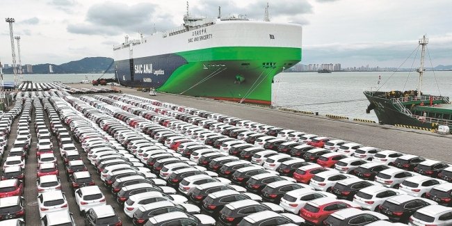 США фактично закриває ринок для «китайських» авто