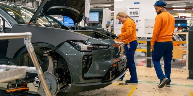 Volvo Cars заробила понад 40 мільйонів доларів, проте її доходи зменшилися майже на 20%