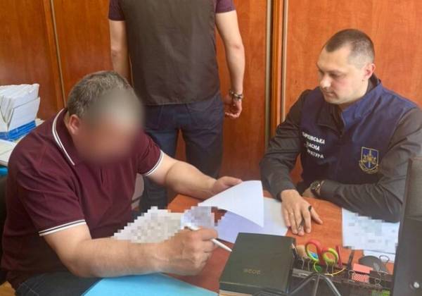 Екс-очільника автошляхів підозрюють у службовій недбалості