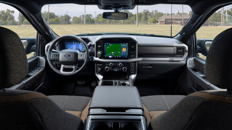 Інтер'єр Ford F-150 Carhartt 2027 року