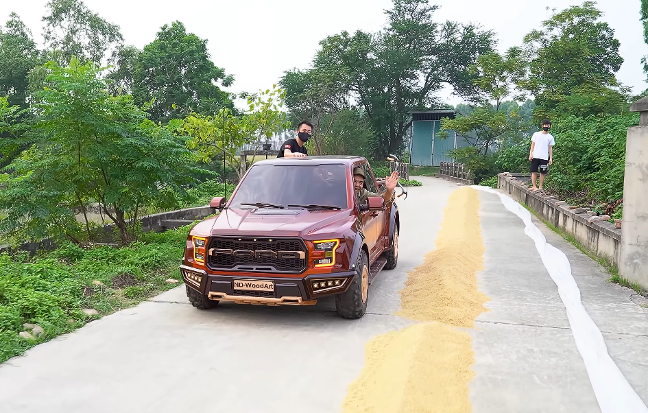 Завершений дерев'яний Ford F-150 Raptor