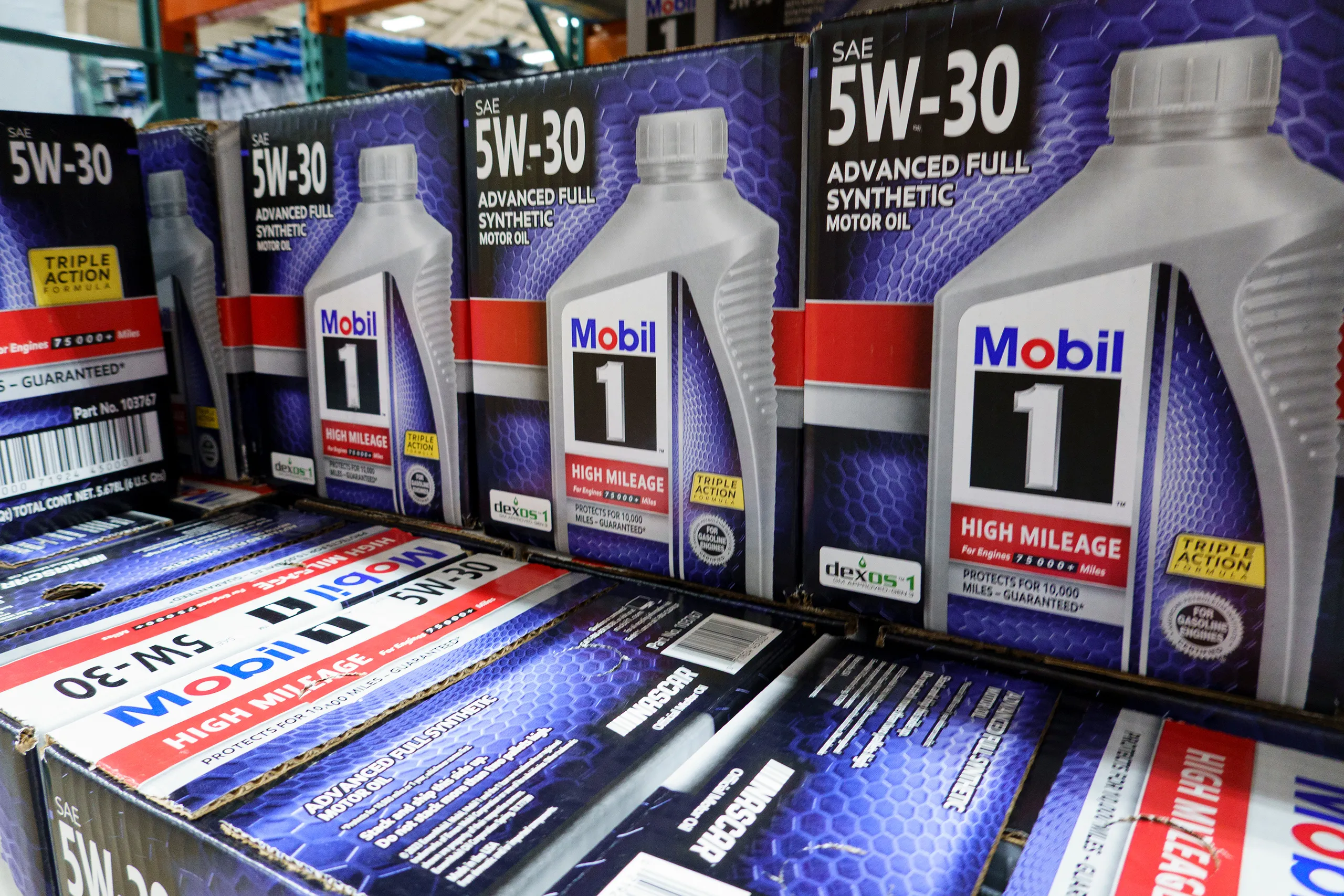 Зверніть увагу на маркування Dexos 1, яке також є на упаковці Mobil 1.