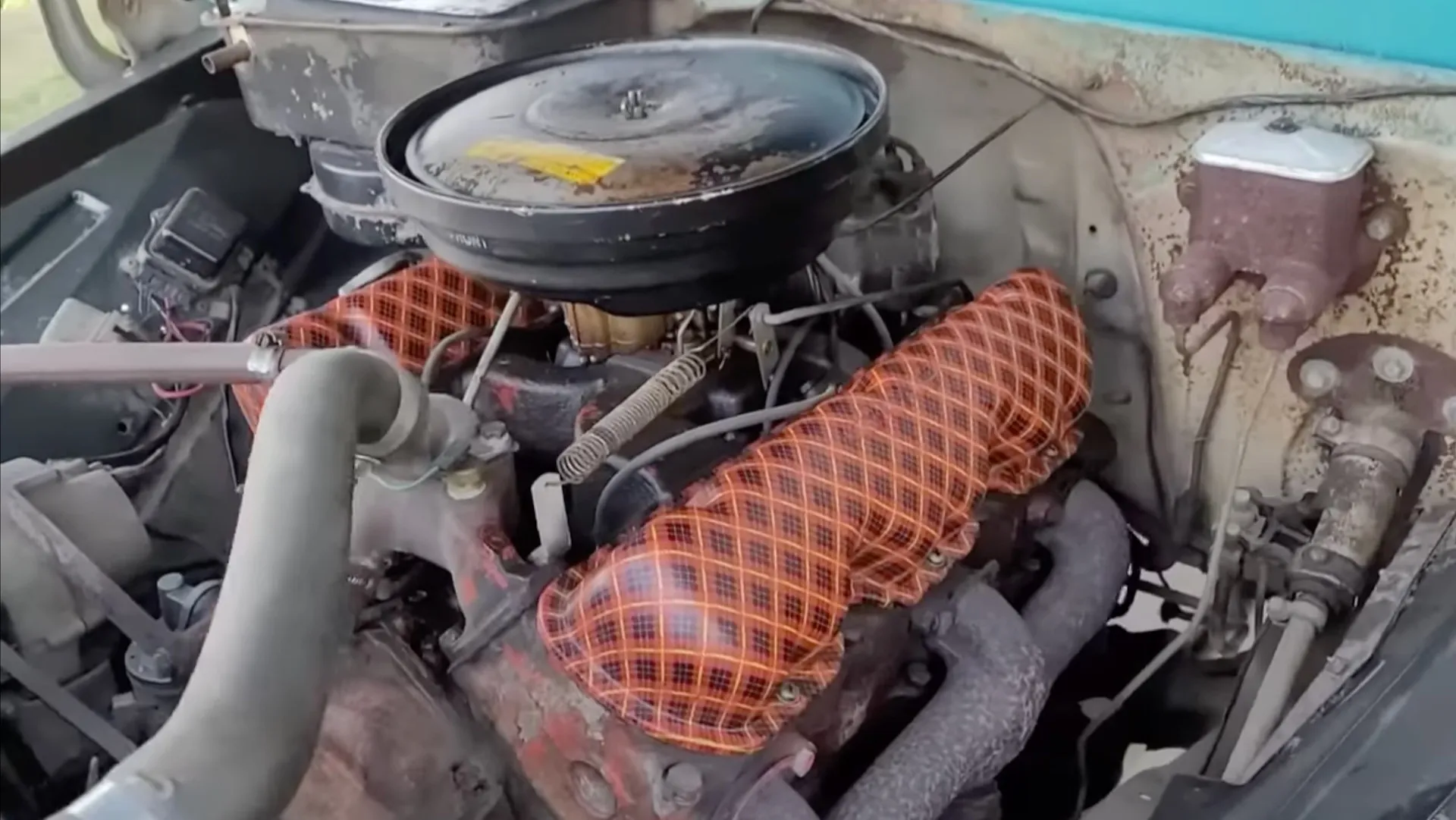 Клапани V6 GMC 1963 року у шотландську клітинку