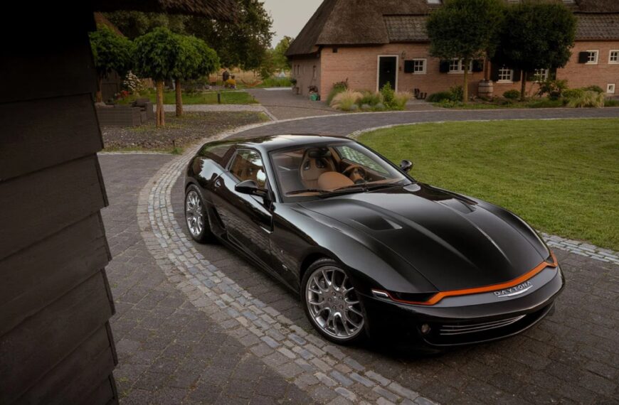 Ferrari з пробігом 15 тисяч годин продають за шокуючою ціною невдовзі після дебюту