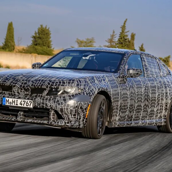 BMW M350 оснастять 440-сильним двигуном і режимом дрифту