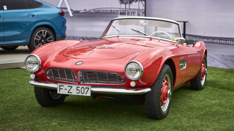 Червоний BMW 507 на виставці Amelia Island Concours 2023.