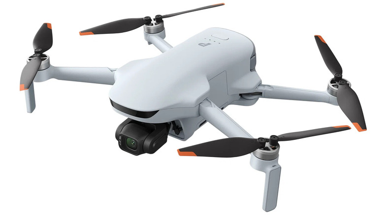 Potensic Atom 3 на білому тлі
