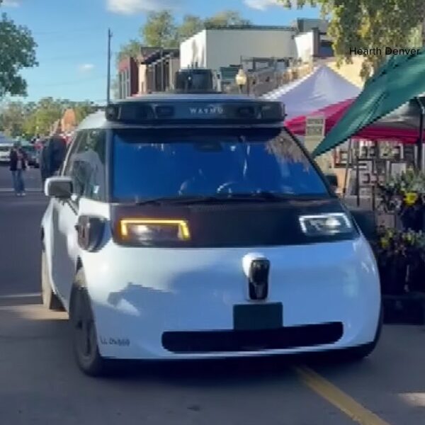 Безпілотник Waymo влаштував переполох на фермерському ринку в Денвері