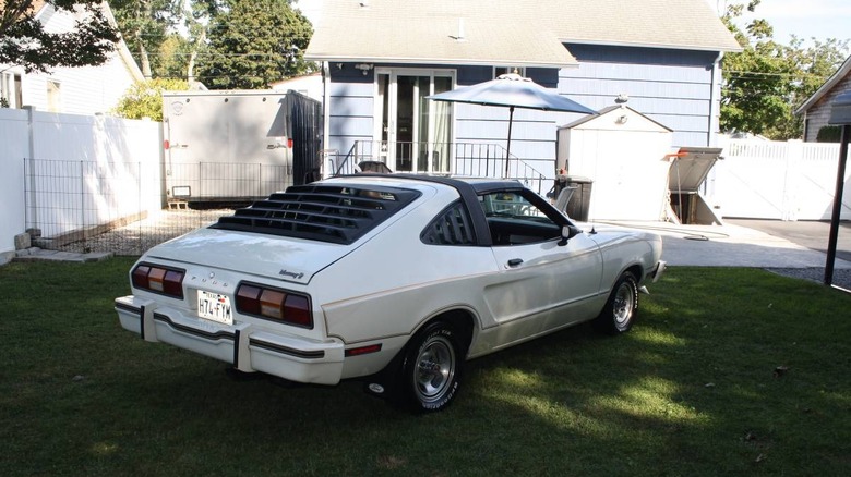 Ford Mustang II Liftback 1978 року, вид ззаду