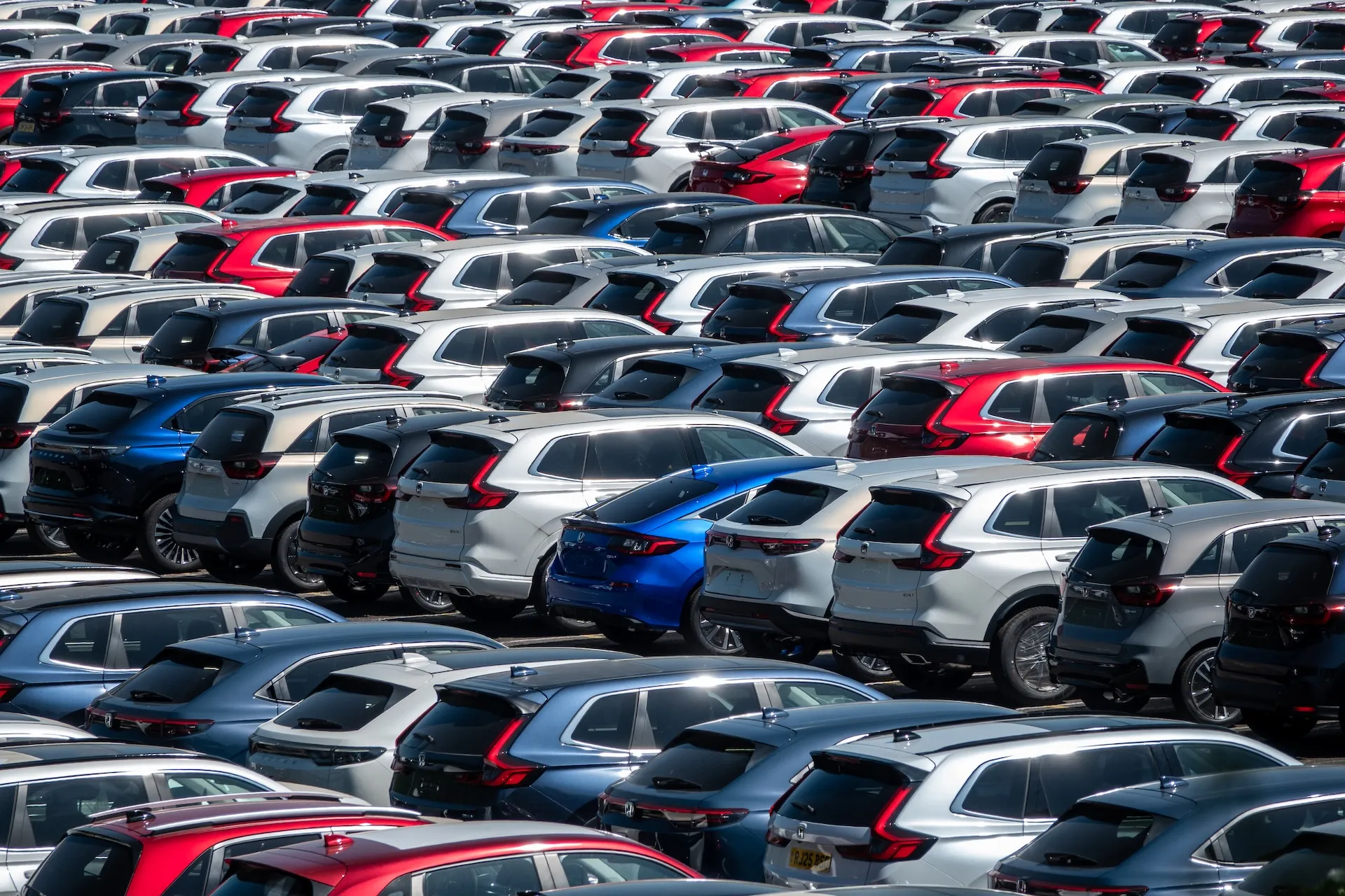 Нові автомобілі Honda на складі в порту Брістоля