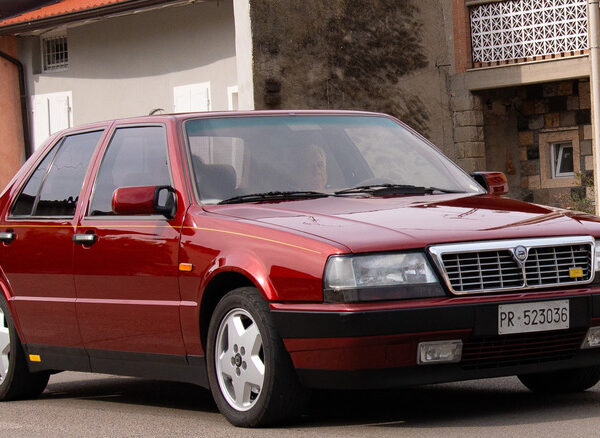 Ducati створює V8 від Ferrari для седана Lancia