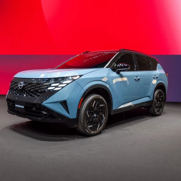 Nissan Rogue Hybrid 2027: 40 миль на галон та оновлений дизайн за $37,065