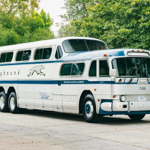 Продається автобус Greyhound Scenicruiser 1954 року: збережена легенда транспортних подорожей
