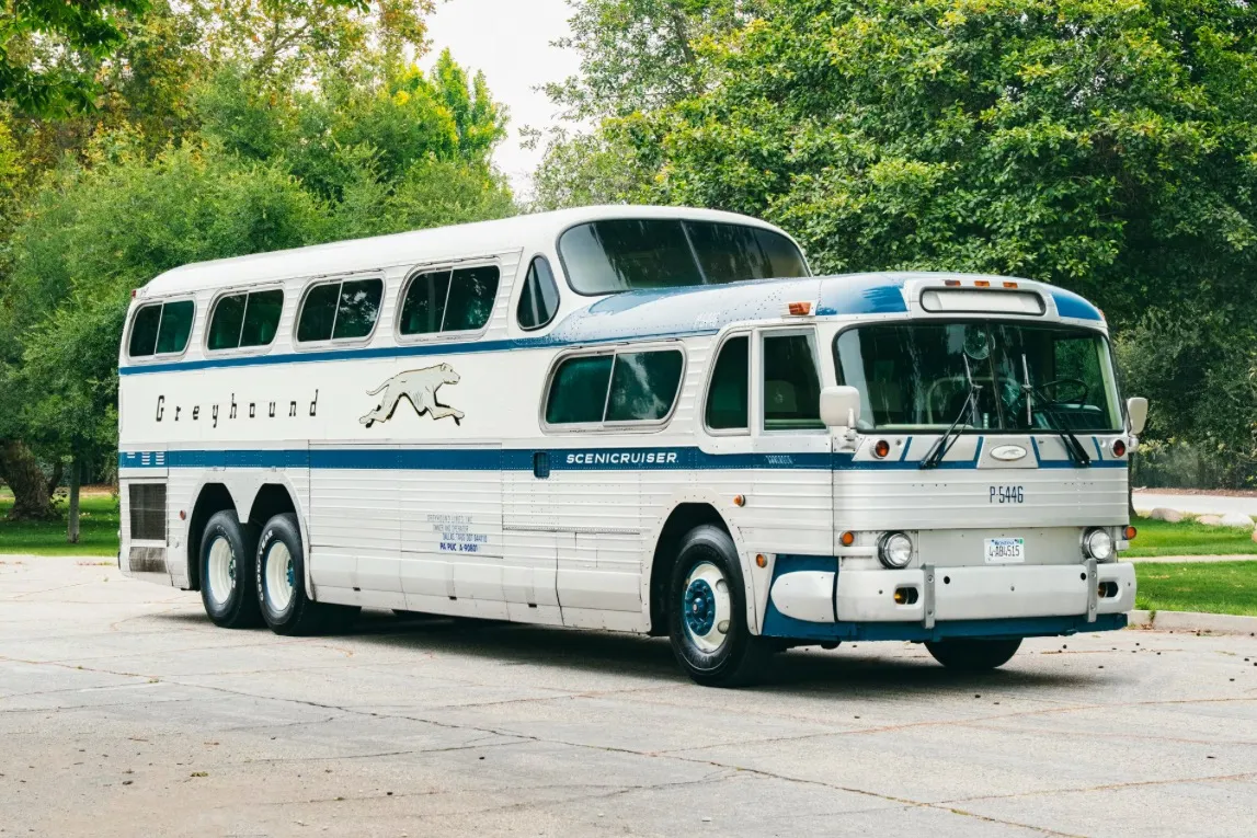 Автобус GM PD-4501 Scenicruiser