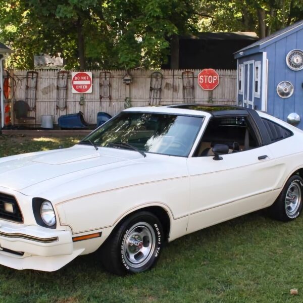Ford Mustang II 1978: за $8,900 він може зацікавити?