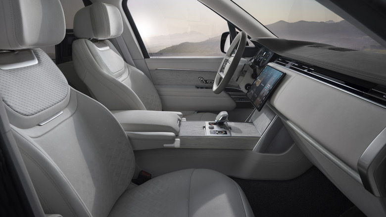 Інтер'єр Range Rover Electric 2027 року
