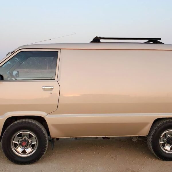 Toyota 4WD Cargo Van 1987: Побачене за $10,000 – справжня знахідка?