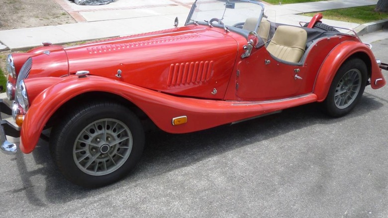 1973 Morgan Plus 8 повний вид збоку